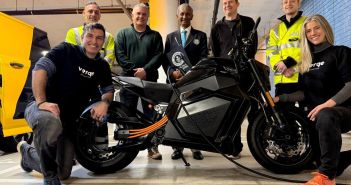 Verge Motorcycles bricht Guinness-Weltrekord mit längster (Foto: Generate Media)