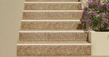 DIY-Steinteppich für Terrasse: DRAINfloor Klick-System ohne Trocknungszeiten in (Foto: RENOfloor(R) GmbH)