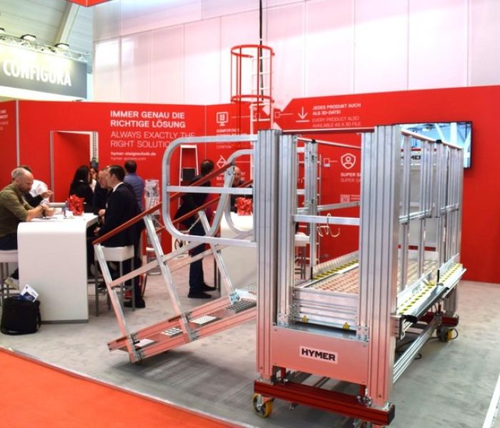 Die ausgestellten Arbeitsbühnen bieten ergonomischen Zugang (Foto: HYMER-Leichtmetallbau GmbH & Co. KG)